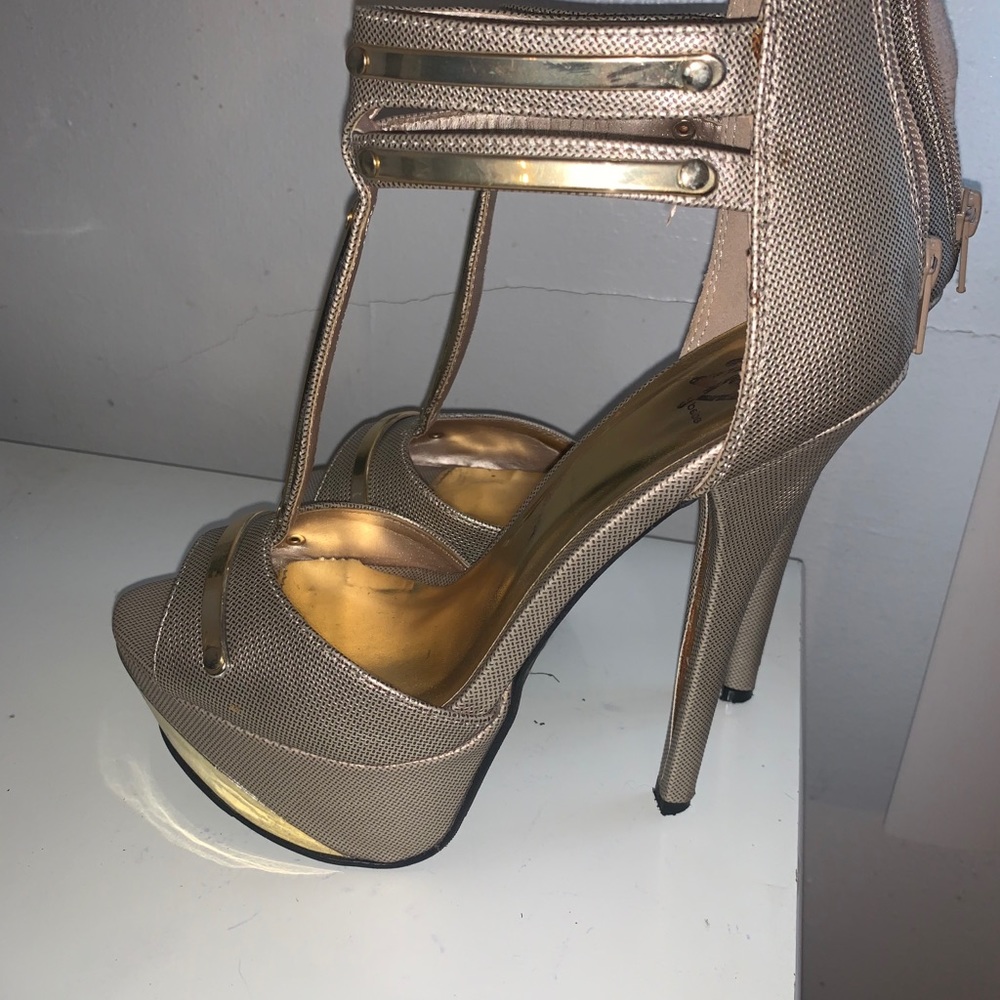 Heels - Picture 2 of 6